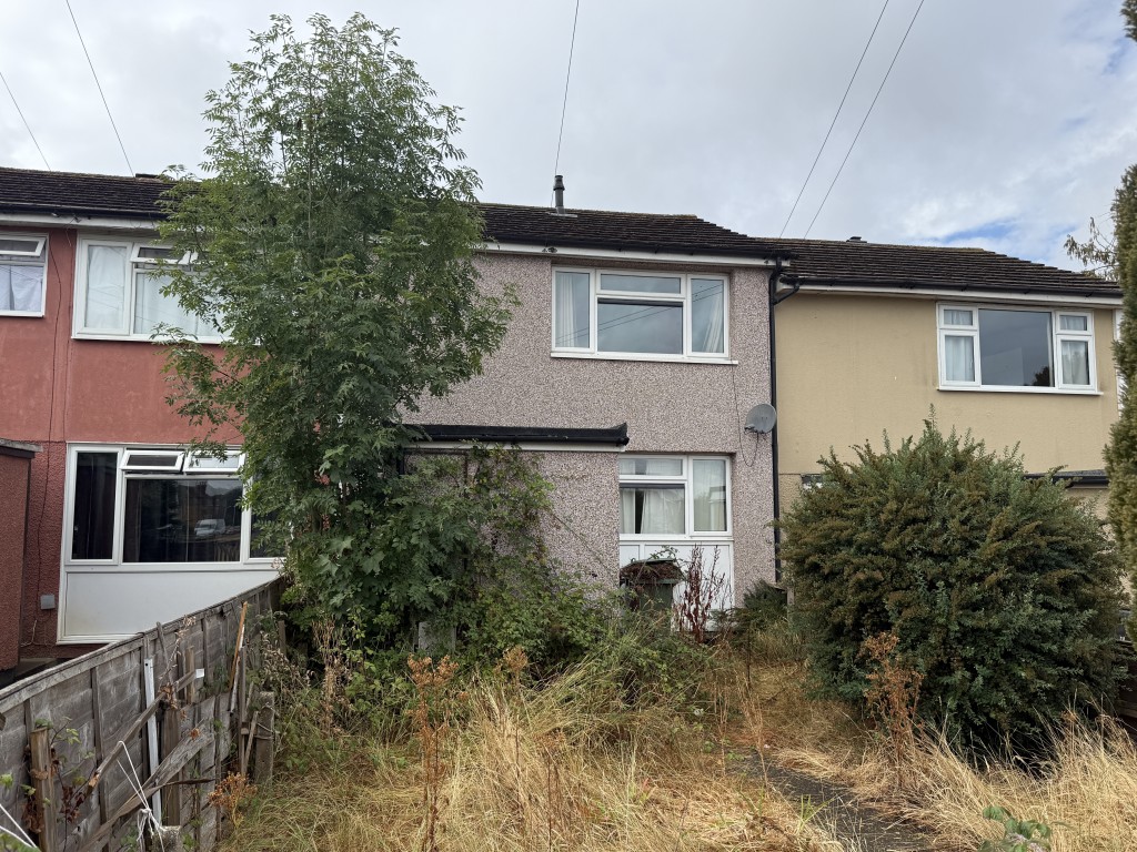 Lot: 165 - HOUSE IN NEED OF IMPROVEMENT - View of House in Need of Refurbishment